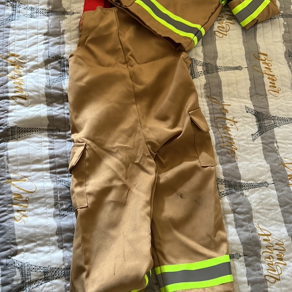firefighters costume - Picture 3 of 4